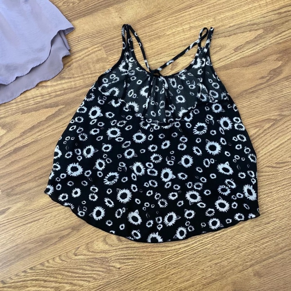 Crop Tops Purple AND Black/White - Picture 12 of 15
